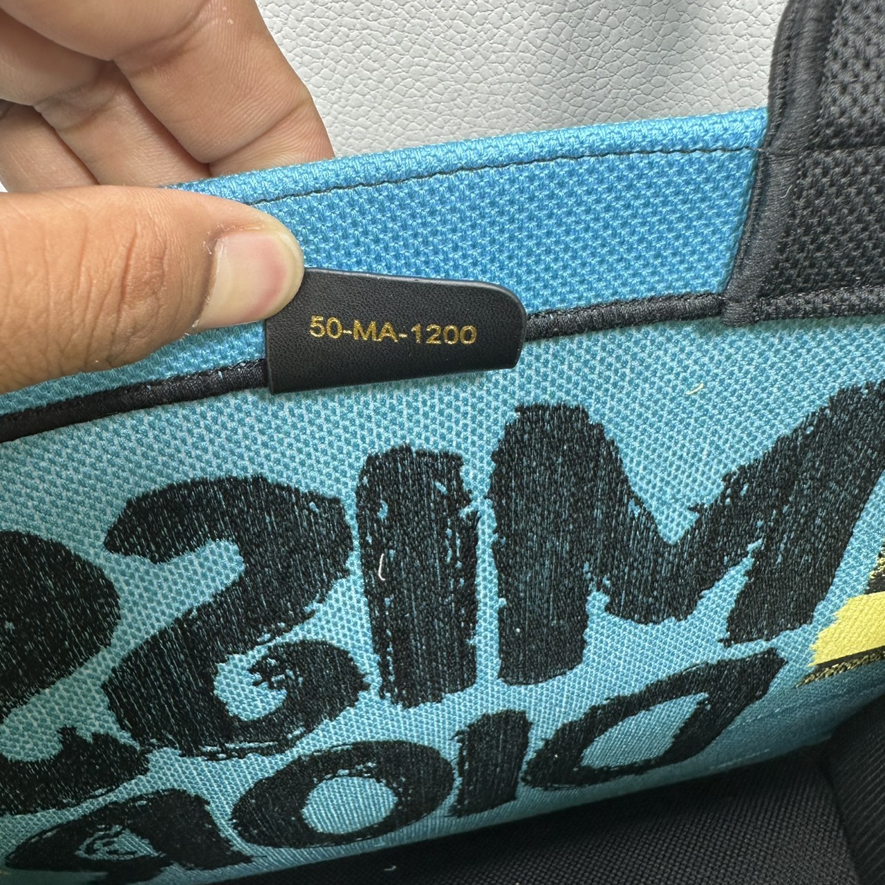 ORI หนังแท้ | ORI หนังแท้ | Dior BookTote Yellow-Blue Miss Dior Embroidery Tote Bag กระเป๋าทรงโท้ทคอลใหม่ โทนสีสดใสคลาสสิก สวยงามและหรูหรา