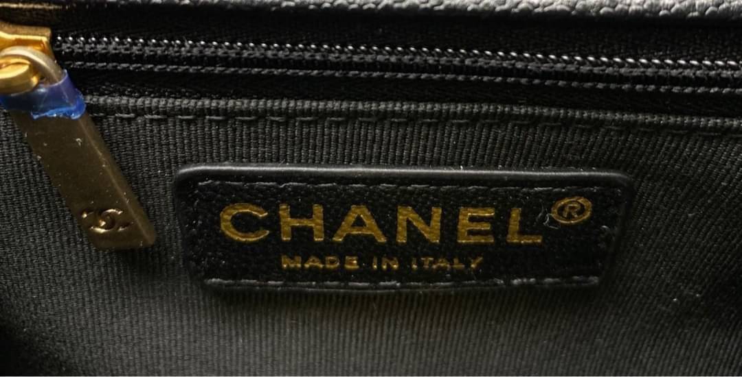 Chanel Mini Handle Flap bag / Chanel mini square flap bag with handle “school memory bag” เกรดออริจินอล กระเป๋าสะพายทรงเหลี่ยมมาใหม่ พร้อมหูหิ้วด้านบน งานหนังสวยมาก เปิดด้านหน้า หนังคาเวียร์ลายคลาสสิค รุ่นยอดนิยมไอเท็มฮิต