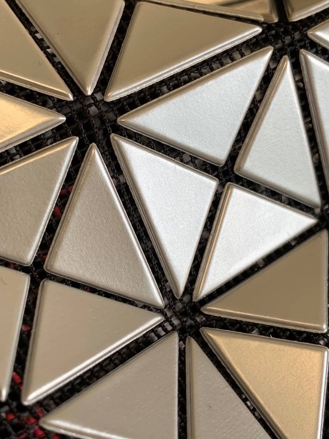 BAOBAO ISSEY MIYAKE 6x6 BLOCK TOTE BAG กระเป๋าถือทรง shopping โท้ท ลายตาราง บล็อคสี่เหลี่ยมสามเหลี่ยม ภาพสินค้าถ่ายจากงานขายจริง ใช้งานต่างประเทศได้ค่ะ