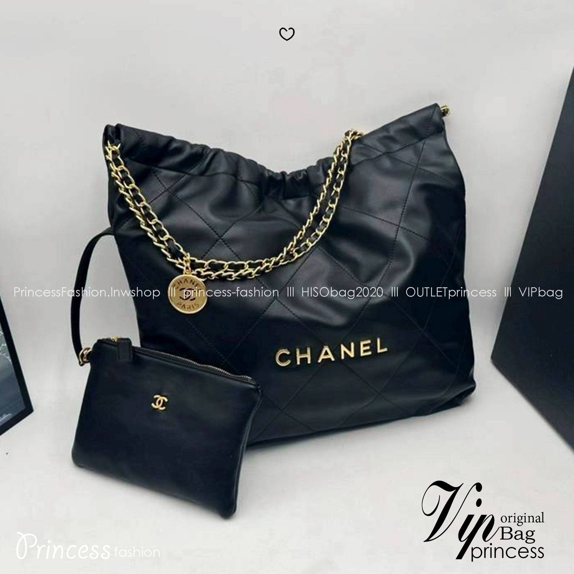 Small CHANEL 22 Handbag แรงเกินต้านที่สุดกับไอเท็มนี้ ที่สาวๆหรือใครๆก็ต้องมี มาในไซส์ใหญ่ รูปทรงใช้ง่ายขึ้น แต่ยังจุได้หนักๆเหมือนเดิม ดูหรูหรา เกินเรื่องที่สุด กับกระเป๋าสะพาย ดีไซน์เรียบหรู คลาสสิค แถมได้ใบลูกไปอีก