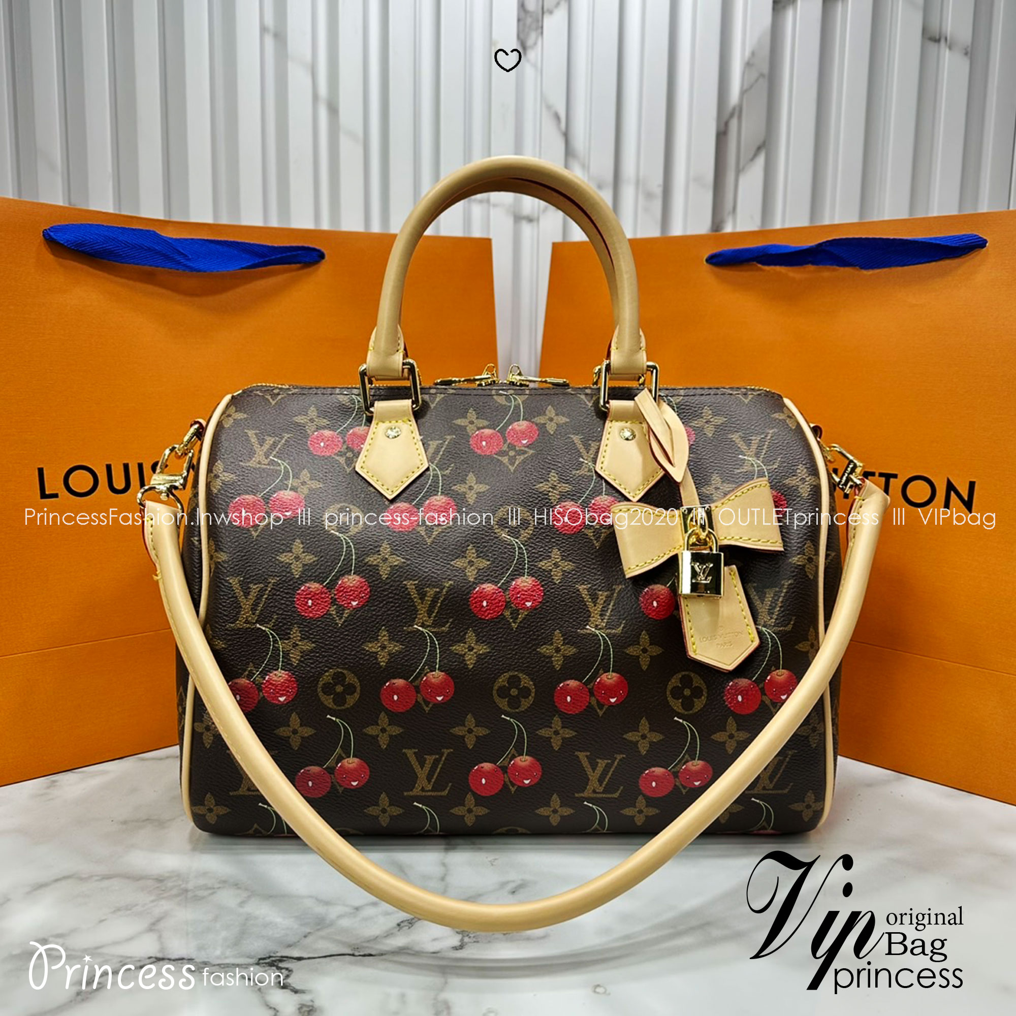ORI หนังแท้ | LV x TM Bolsa Speedy Soft 30 Monogram cherry ช่วงนี้หน้าเชอรรี่ 🍒 กำลังออก 3 สีสุดฮอตเลือกช็อปได้เลยค่า กระเป๋าสะพายทรงหมอนใบใหญ่ ดีไซน์ใหม่มีชีวิตชีวา แสนสดใสด้วยโมโนแกรมแต่งดีเทลลายเชอร์รี่โดดเด่นสะท้อนความงามเปี่ยมสีสันอันเป็นเอกล