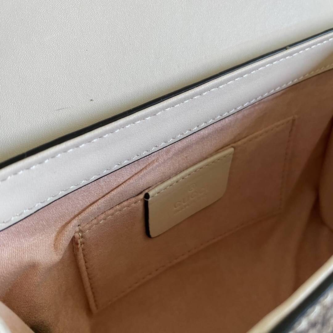 VIP GIFT 】หนังแท้ GUCCI Padlock small shoulder bag GG Supreme canvas กระเป๋าสะพายไหล่ขนาดกะทัดรัด เหมาะกับวันสบายๆ แต่ยังคงความหรูหราตามแบบฉบับแบรนด์ คุ้มค่าน่าใช้ งานจริงสวยมากๆ ค่ะ