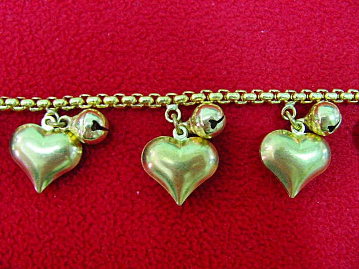 สินค้าหมดค่ะ สร้อยข้อมือทองเหลือง+จี้หัวใจค่ะ