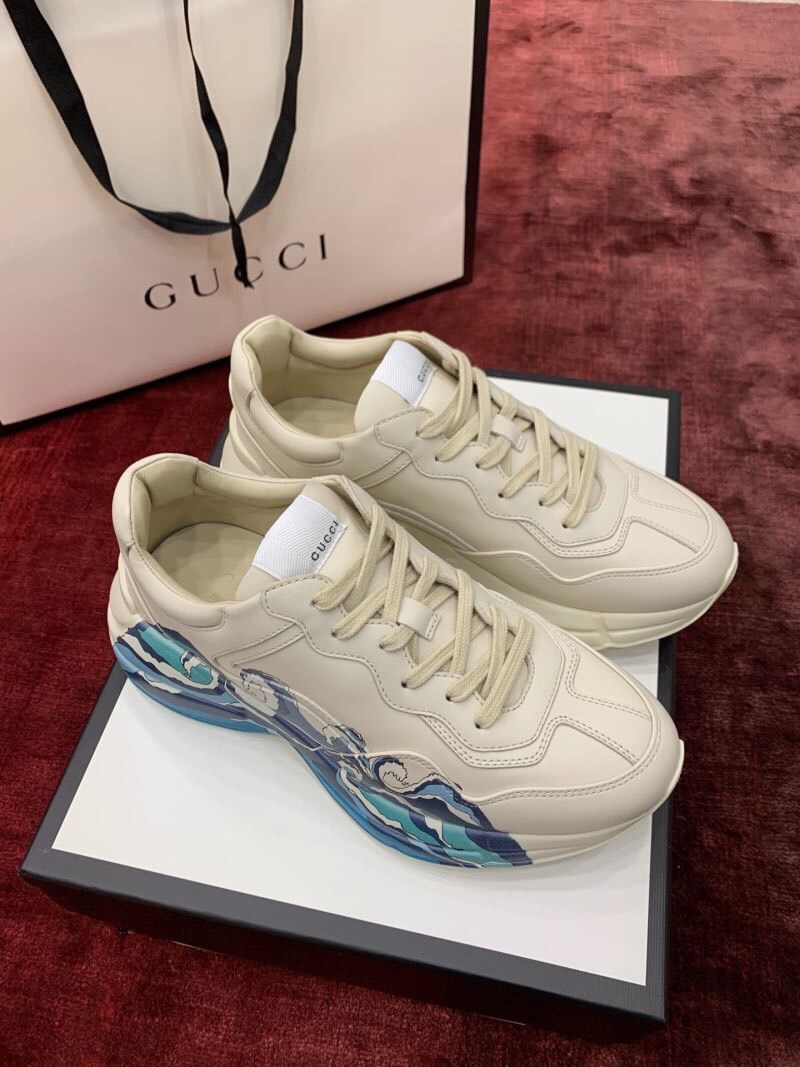 GUCCI Rhyton Wave Print Sneakers