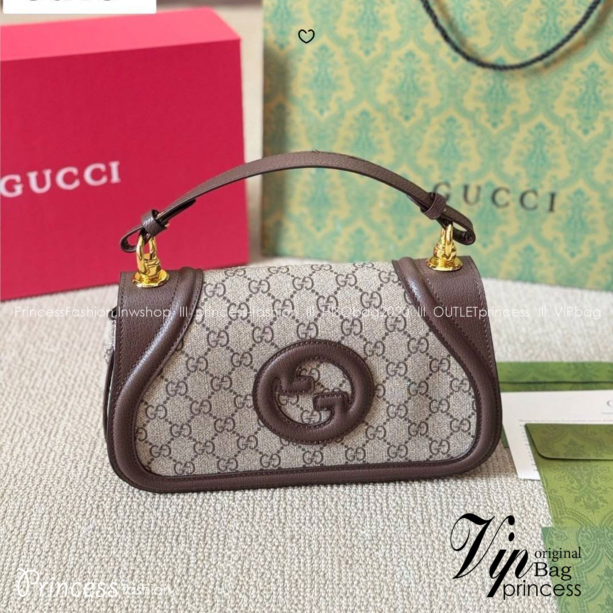 GUCCI Blondie small top handle bag กระเป๋าสะพายรุ่นใหม่สุดไอคอนนิก หนังแคนวาสสวยมากแถมยังมีกลิ่นหอมอ่อนๆ มาพร้อมหูจับและสายสะพายยาวปรับระดับได้ เหมาะมากสำหรับให้เป็นของขวัญ หรือจะให้ตัวเองก็ดีงามมากๆ