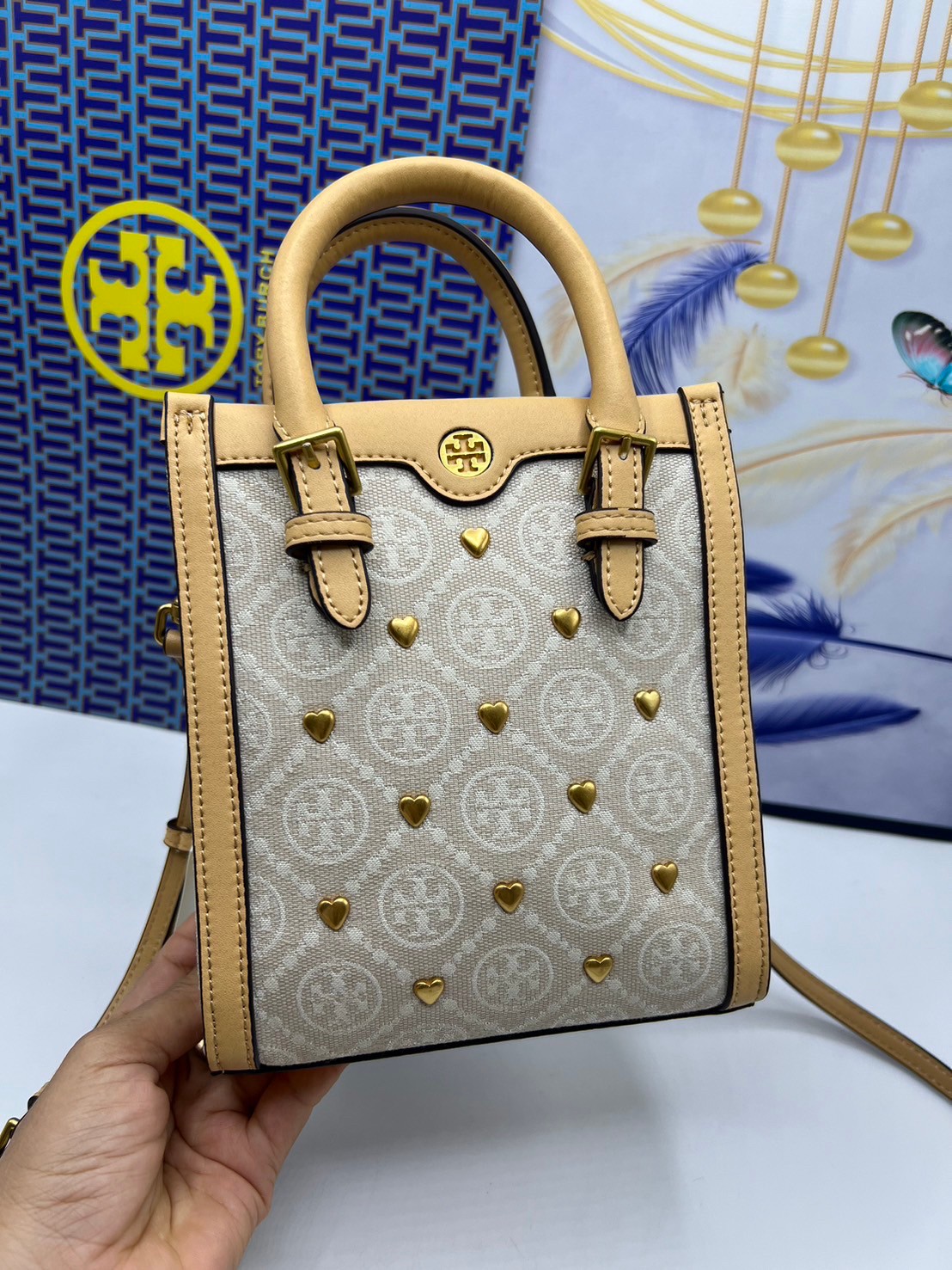 TORY BURCH Mini T Monogram Tote ivory multi heart shape / Tory Mini Tote Bag กระเป๋าทรงโท้ทมินิแต่งหัวใจสีทองสวยหรู น่ารักรุ่นใหม่ล่าสุด เกรดท็อปออริ เทียบแท้ 1:1 เกรดดีสุด ใช้งานต่างประเทศได้