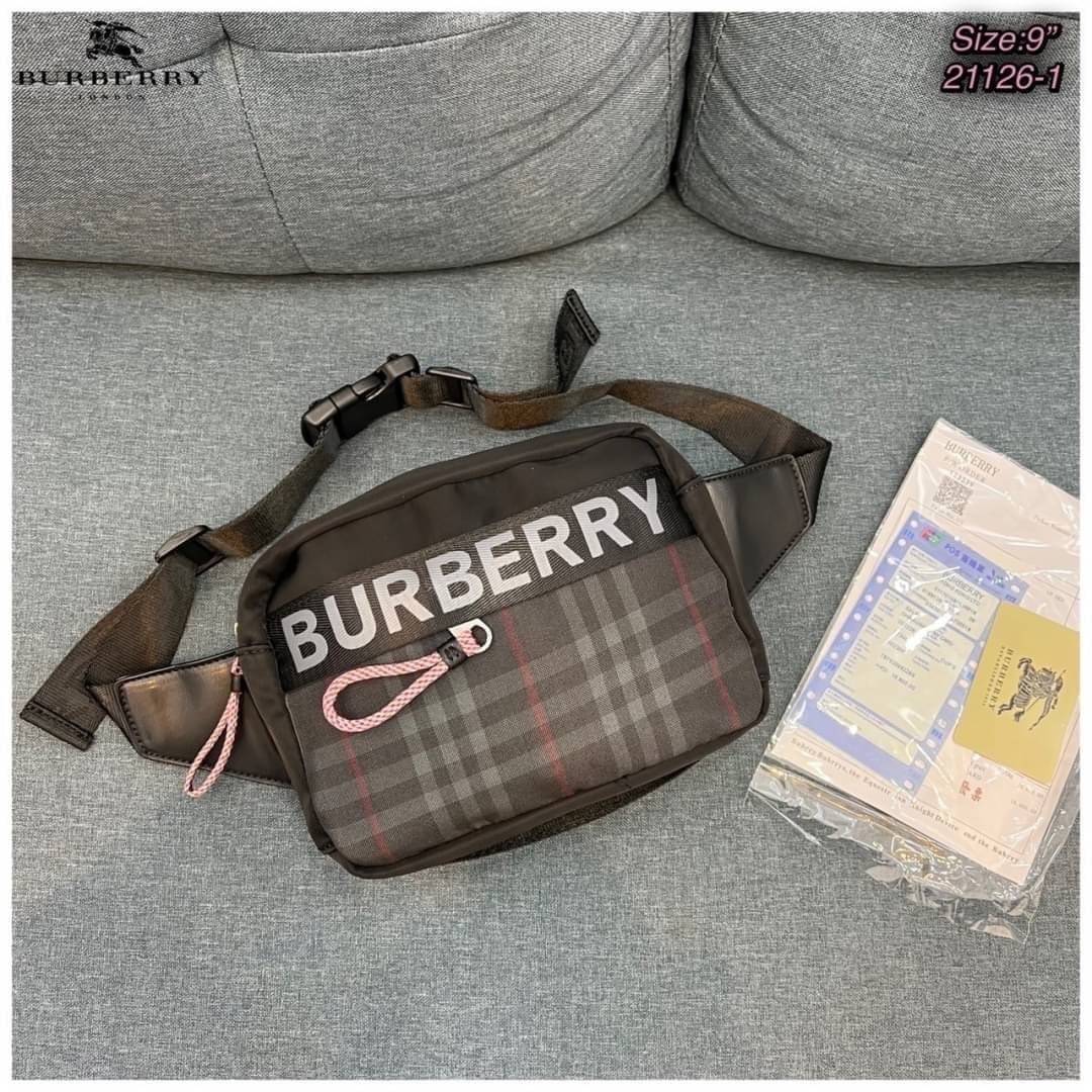 BURBERRY BELT BAG Vintage retro check กระเป๋าคาดอกผ้าในลอนอย่างดี น้ำหนักเบา ทรงสวย สามารถใช้ทั้งผู้หญิง ผู้ชาย