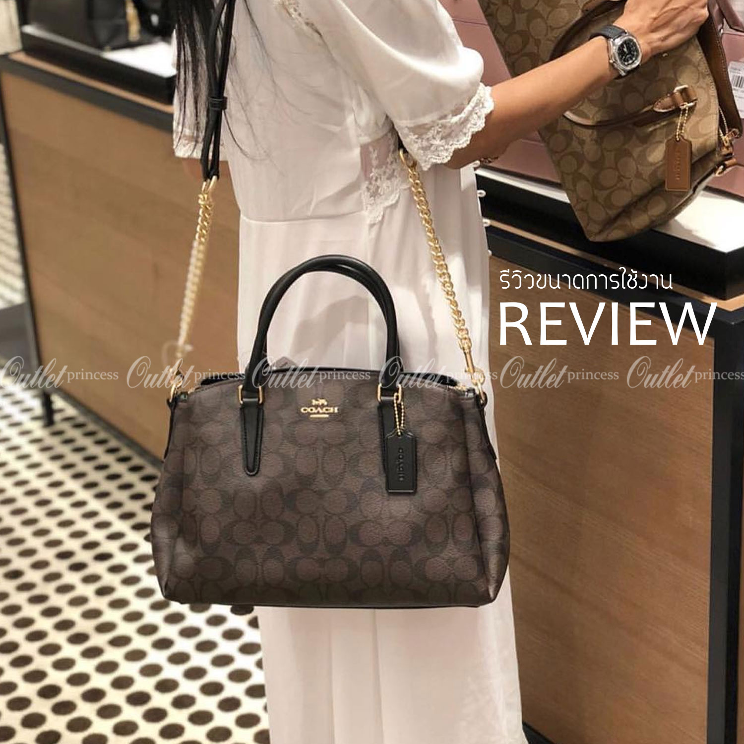 COACH MINI SAGE CARRYALL IN SIGNATURE 🌈กลับมาแล้ว รุ่นที่สาวๆหลายคนถามหาค่ะ! กระเป๋าหิ้วได้//สะพายข้างได้ pvc หนังนิ่มอย่างดีค่ะ กระเป๋าแบ่งออกเป็น3ช่อง มีเป็นช่องซิปกลาง แต่ละช่องกว้างใส่ของจำเป็นได้ครบเลยนะคะ พร้อมสายสะพายแบบโซ่ต่อหนังถอดออกได้เ