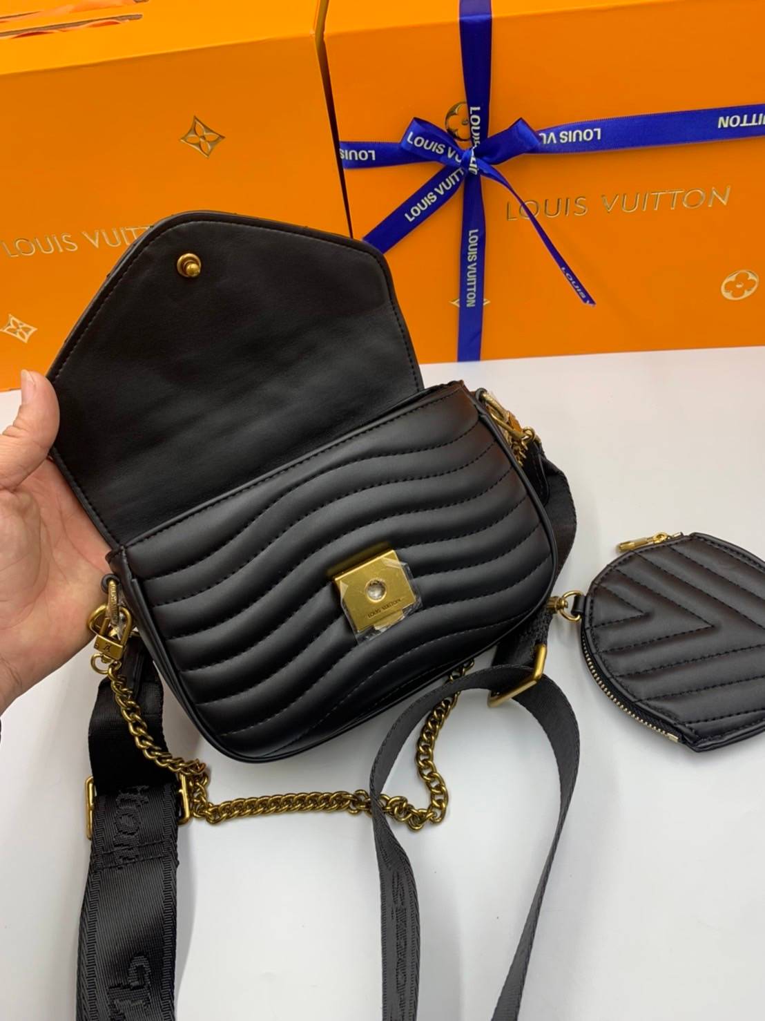 VIP GIFT 】LOUIS VUITTON NEW WAVE MULTI-POCHETTE (4colors)
