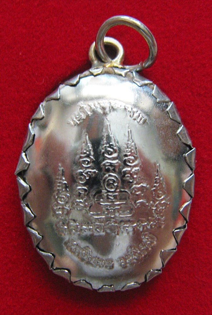 สินค้าหมดค่ะ ล็อกเก็ตพระพุทธเจ้า5พระองค์ วัดพระธาตุผาซ่อนแก้ว จ.เพชรบูรณ์ พ.ศ.2559 พร้อมกล่องเดิมค่ะ