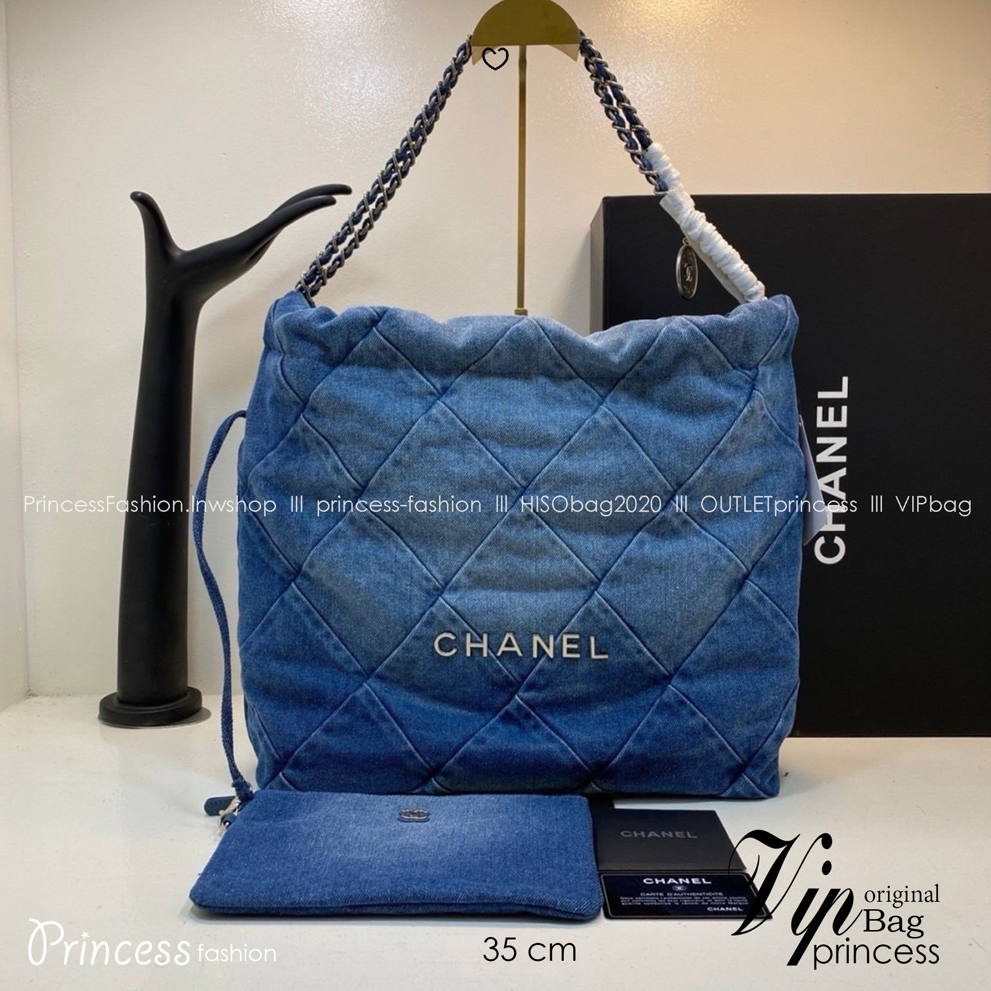 35cm Chanel 22 Denim Bag / Chanel Tote Bag กระเป๋าสะพายทรงโท้ทเดนิม ยีนส์ เท่ๆ คูลๆ งานเดนิมฟอกดีเทลความสวยมาก เป็นทรงโท้ทที่ได้รับการตอบรับดีมาก เกินต้านที่สุดกับไอเท็มนี้