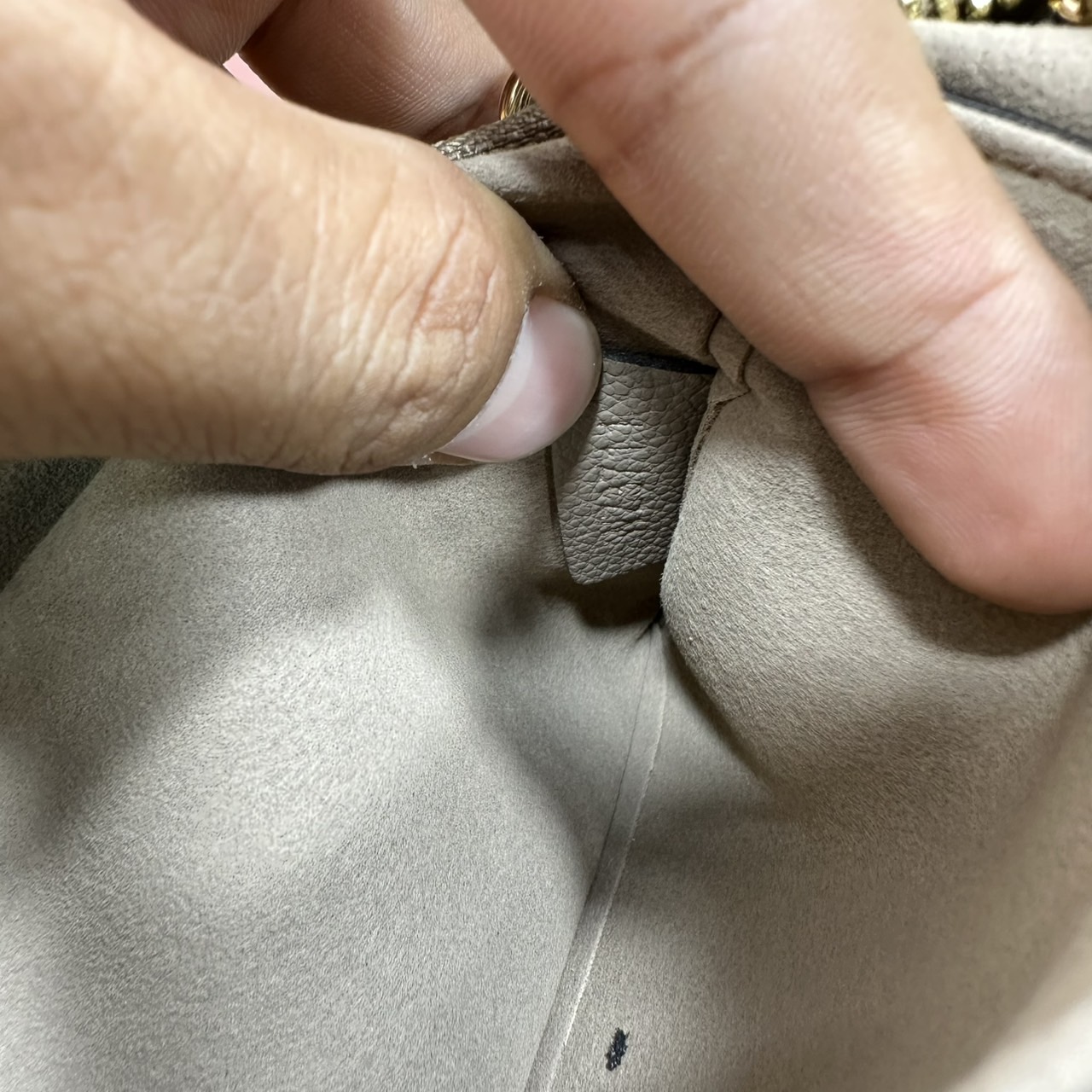 ORI หนังแท้ | LV Boulogne PM bag Monogram Empreinte leather กระเป๋าสะพายสุดไอคอนิกใช้งานได้หลายสไตล์ ประจำฤดูกาลในหนัง Monogram Empreinte มอบทางเลือกในการพกพาที่หลากหลายเช่นเดียวกับรุ่นแคนวาสดั้งเดิม