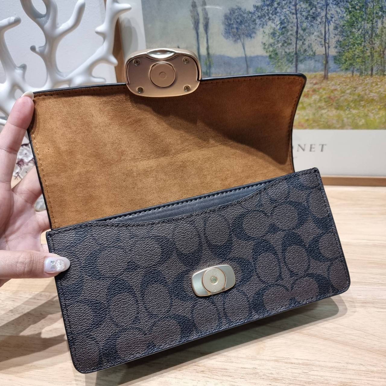 COACH CR528 ELIZA FLAP CROSSBODY IN SIGNATURE CANVAS กระเป๋าสะพายสุดหรู ดีไซน์โลโก้รุ่นใหม่สวยเด่น เกรดท็อปออริ เกรดดีสุด สลับแท้ 1:1