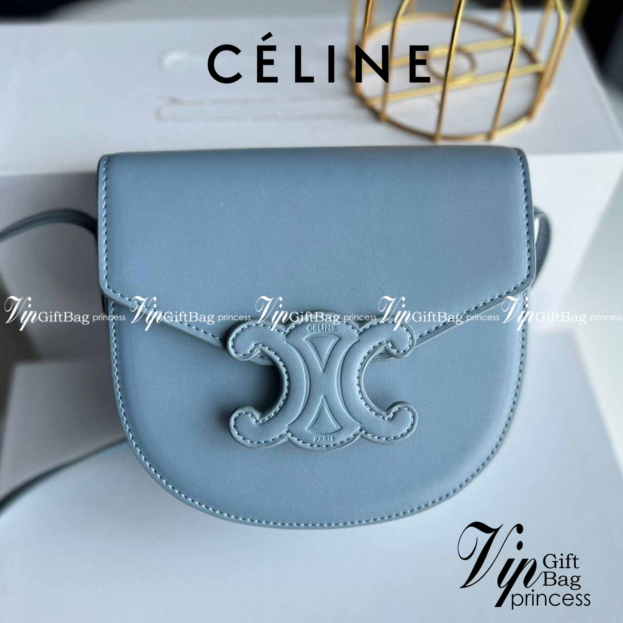 หนังแท้ CELINE BESACE cuir triomphe in Smooth calfskin / CELINE TRIOMPHE CLOSSBODY BAG หนังแท้ทั้งใบสวยหรู แบบใหม่ล่าสุด โลโก้หนังสมูทคลาสิก เหมาะกับสาวๆในวันที่อยากครอสบอดี้ชิลๆ ห้ามพลาดค่ะ!