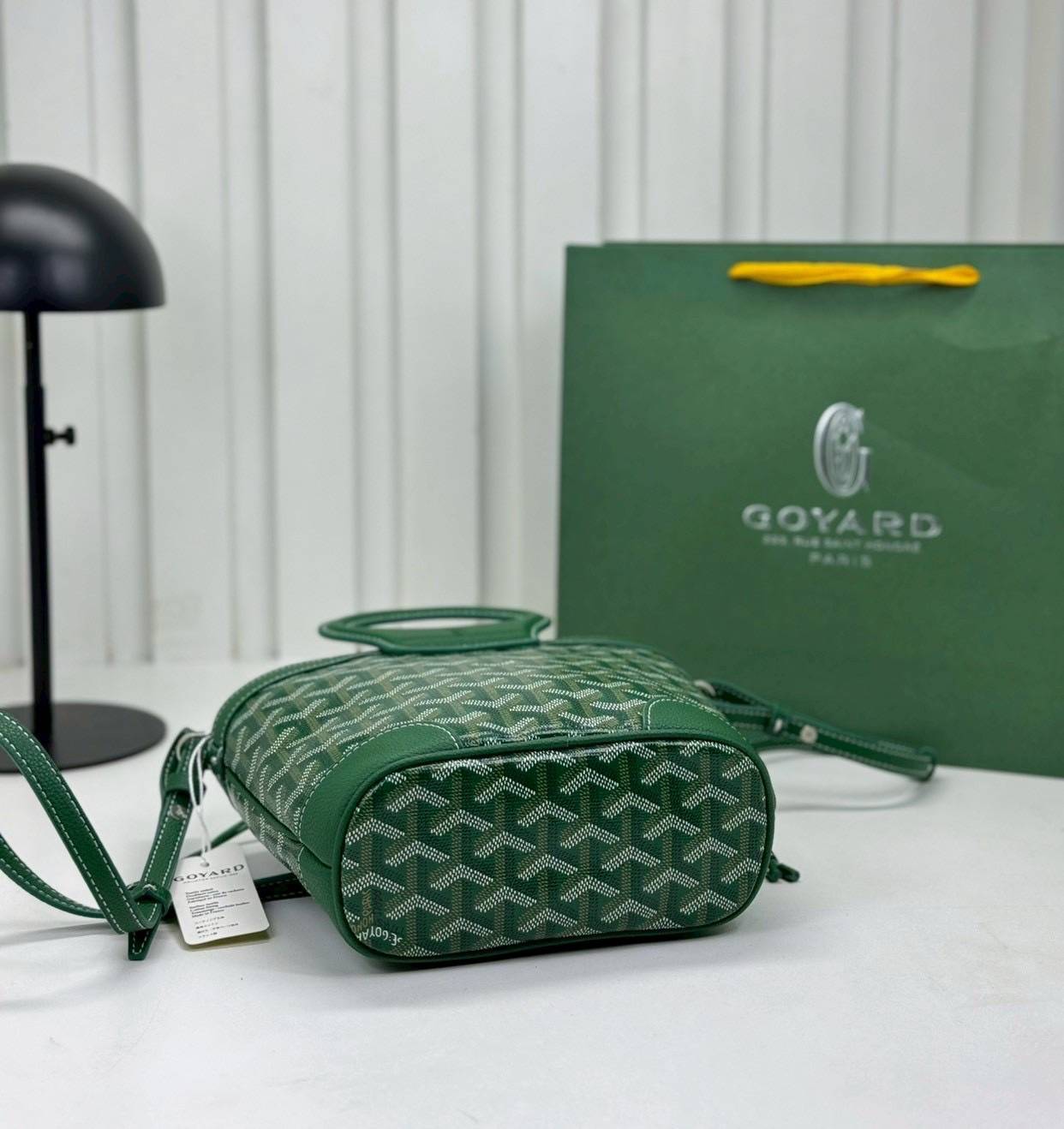 ORI หนังแท้ | Goyard Beluga Mini Bag กระเป๋าสะพายทรงบัคเก็ต พร้อมหูจับในตัว สะดวกใช้งาน ด้านในเป็นผ้าดีไซน์ผูก เพิ่มความน่ารักน่าใช้ สวยมากค่ะ