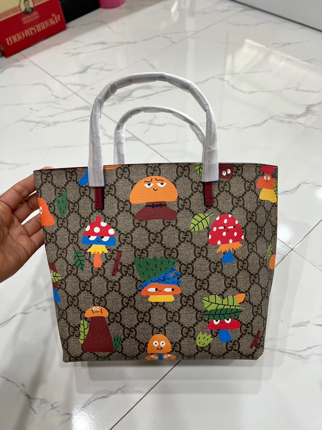 GUCCI Children's tote bag / Gucci kid tote / Gucci bag พร้อมส่งสต๊อกแน่น กับกระเป๋าโท้ทคิดท์ ไซส์น่ารักน่าใช้ ฮอตไม่หยุด เด็ดทุกดีไซน์ มีลายเข้าใหม่มากกว่าในรูปนะคะ **สินค้าเกรดออริจินอล 1:1 สลับแท้