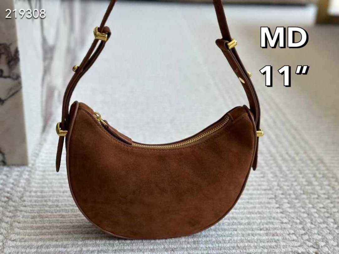 PRADA Arqué Suede Shoulder Bag Cocoa Brown กระเป๋าทรงโฮโบงานหนังกลับที่มาแรงมากๆ สวยเด่นเป็นเอกลักษณ์ ดีไซน์เรียบแต่มากมีอยู่จริง สวยดูแพง