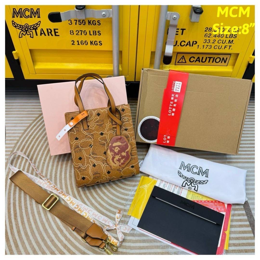 M.C.M X BAPE AREN TOTE IN VISETOS กระเป๋าทรงโท้ท รุ่นใหม่ BAPE® CAMO สวยเท่ เกรดไฮเอน 1:1 ใช้งานต่างประเทศได้