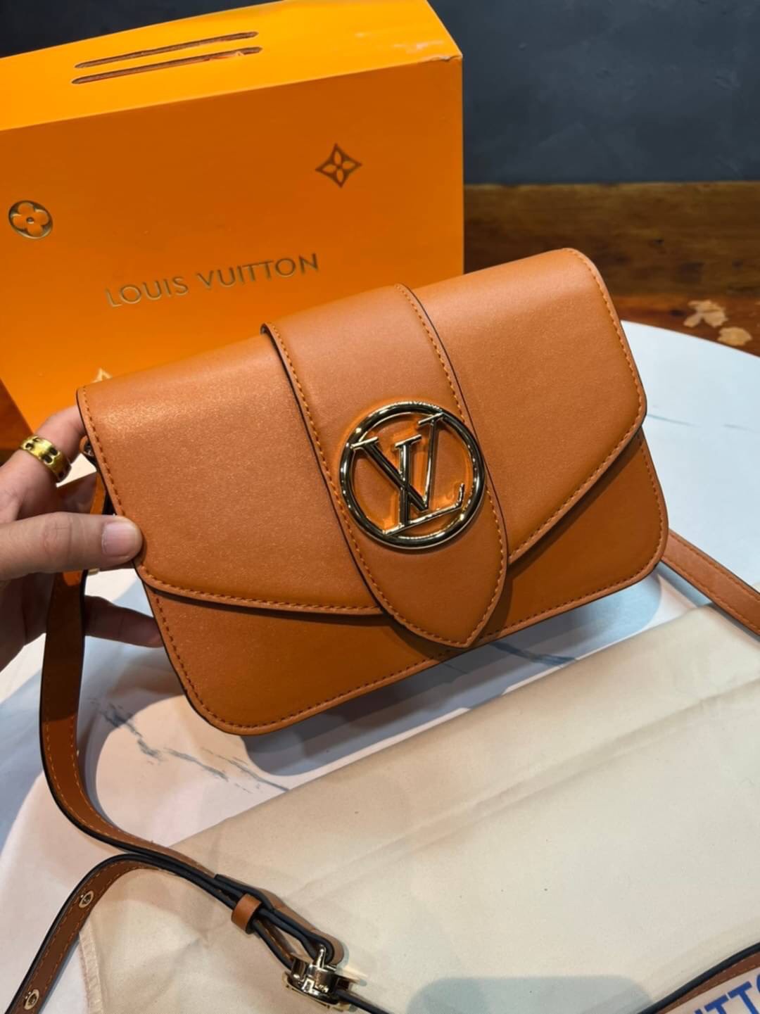 VIP 】หนังแท้ Louis Vuitton Crossbody & Shoulder Bag พร้อมส่งที่ไทย 3 สี Size 23cm