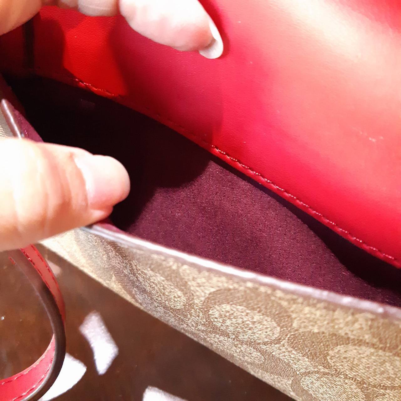 COACH TILLY SATCHEL 23 IN SIGNATURE CANVAS ((C1802//C1439/C1435)) กระเป๋า crossbody สวยหรู ขนาดใหม่ พร้อมสีมาใหม่!! ดีไซน์ย้อนยุค วัสดุหนังแคนวาสเคลือบลายสลับหนังแท้ มาพร้อมหูจับในตัว และสาย crossbody ปรับได้ตามตัว เปิด-ปิดด้วยตัวบิดล็อค ภายในโล่ง บุกำมะห