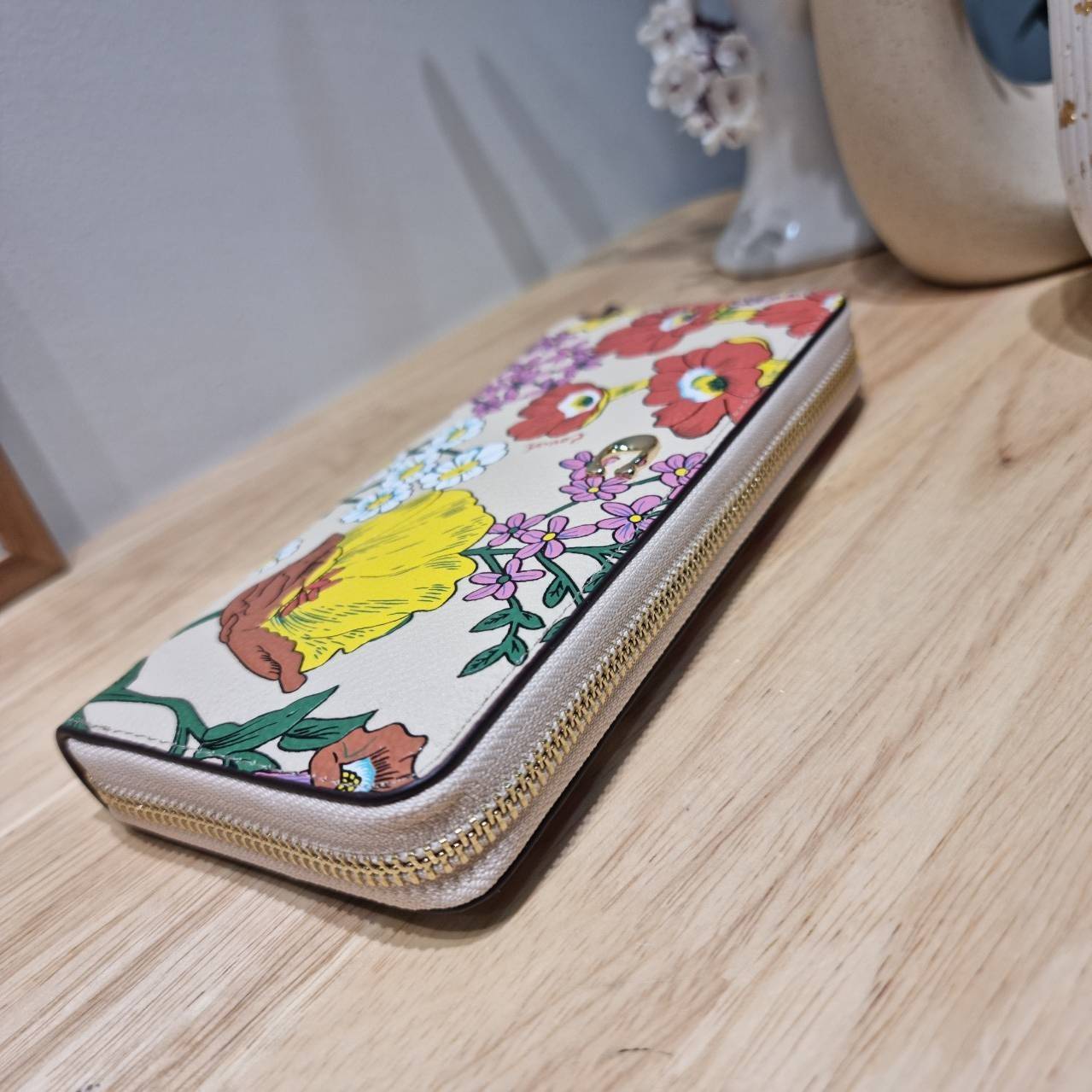 COACH LONG ZIP AROUND WALLET WITH FLORAL PRINT CJ373 / CR930 กระเป๋าสตางค์ใบยาวลายดอกไม้สดใส เกรดท็อปออริ เกรดดีสุด สลับแท้ 1:1 ใช้ต่างประเทศได้