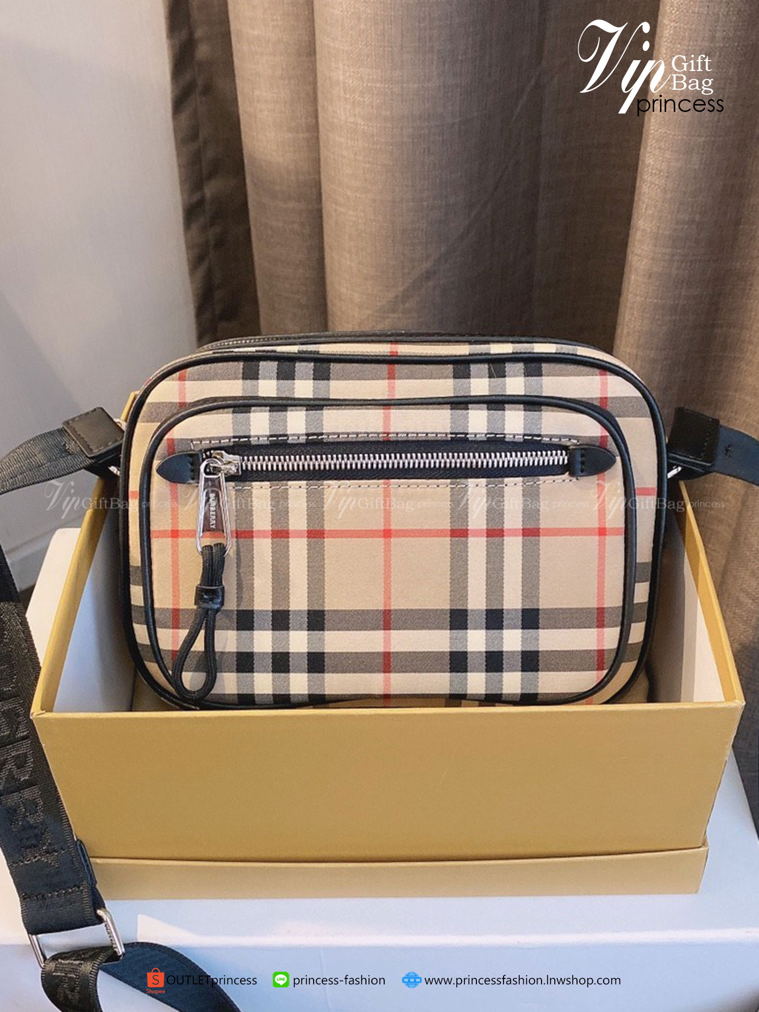 พรีเมี่ยมกิ๊ฟแท้ 100% 】สำหรับคุณผู้ชาย มีมาให้ช็อปแล้วค่ะ!!! 🇬🇧 NEW ARRIVAL! BURBERRY CROSSBODY BAG VIP GIFT WITH PURCHASE (GWP) พรีเมี่ยมกิ๊ฟ Limited Edition