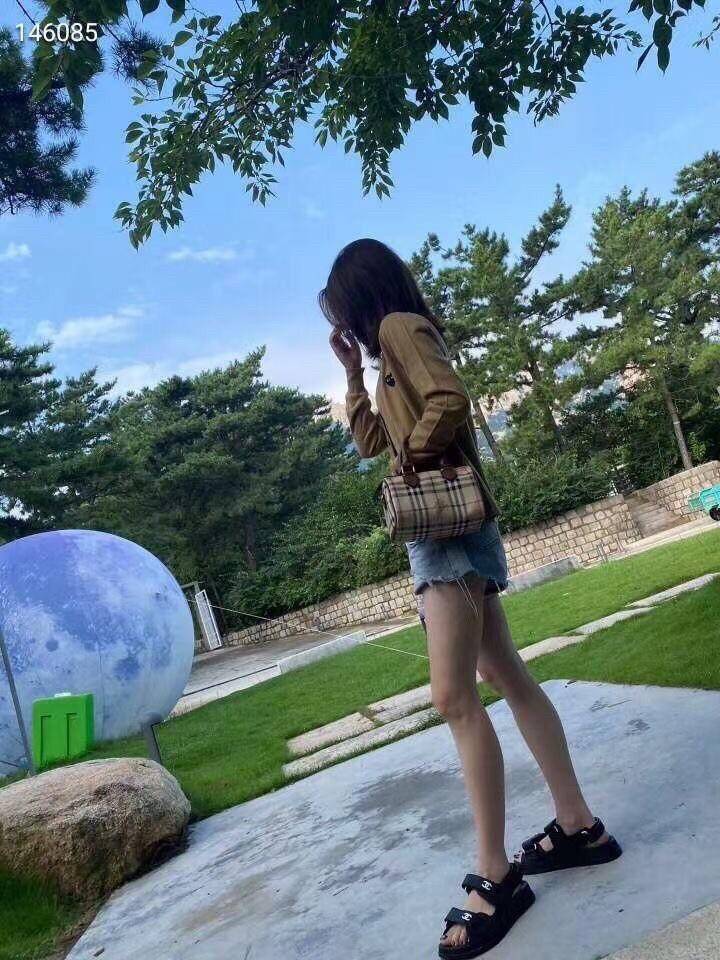 Burberry bag Crossbody Bag Vip Gift with Purchase (GWP) พรีเมี่ยมกิ๊ฟ Limited Edition จาก BURBERRY PERFUME