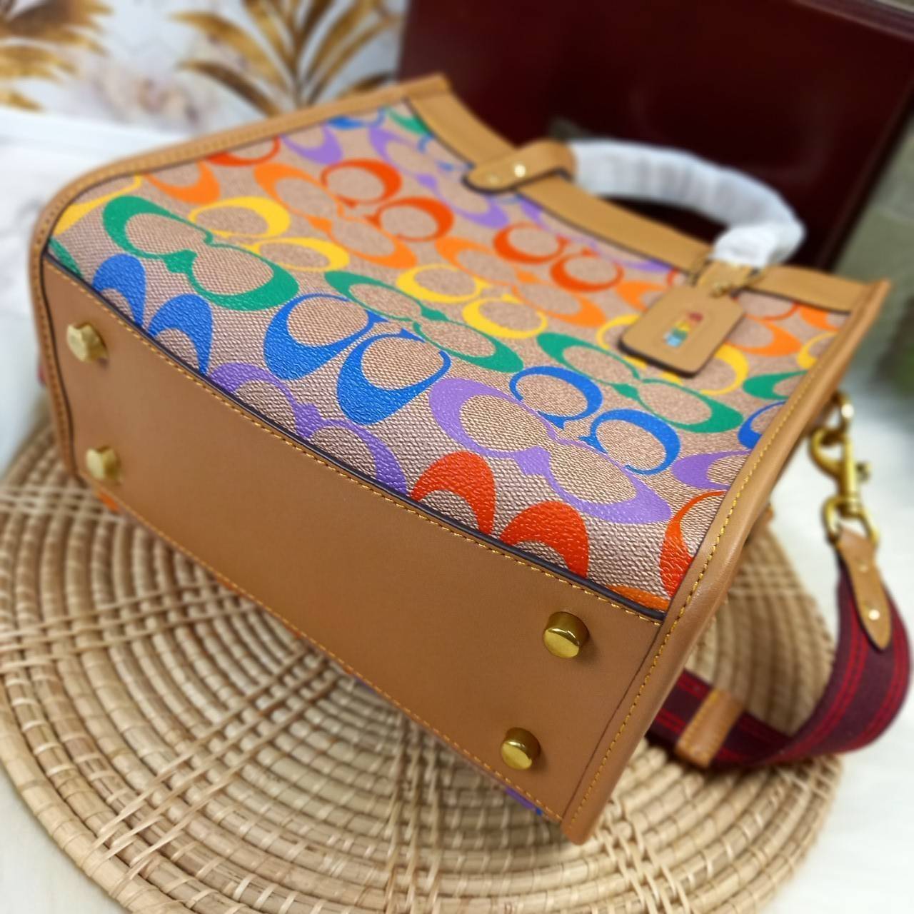 OUTLET 】COACH FIELD TOTE 22 IN RAINBOW SIGNATURE CANVAS