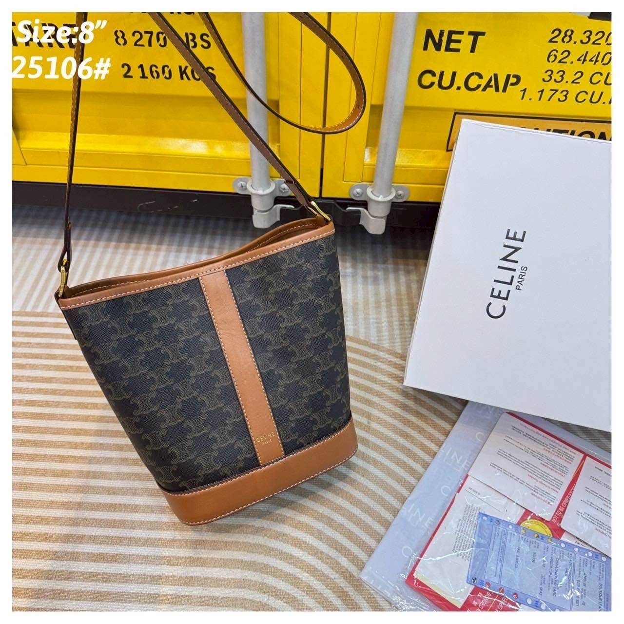 Celine bucket bag in Triomphe canvas and leather / Celine Tote Bag 6" 8" 9.5" กระเป๋าสะพายทรงบัคเก็ต โท้ทรุ่นแรกของแบรนด์ที่ได้รับความนิยมมากที่สุด ควรมีติดตู้ไว้เลย ดีไซน์สวยคลาสสิคไม่มีเอาท์