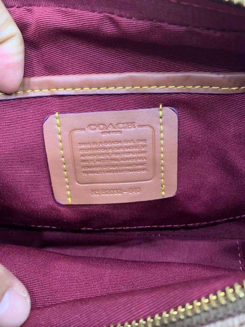 Coach Cassie Camera Bag In Signature Canvas : Tan Rust สินค้าแนะนำค่ะ!! กระเป๋าสะพายข้าง//ครอสบอดี้ร์ 🔺วัสดุหนังแท้ชั้นดีที่สุด หนังสวยมากๆค่ะ ด้านหน้ามีช่องให้2ช่องค่ะ ✔️พร้อม2ช่องซิปหลัก ภายในกว้าง ใส่กระเป๋าสตางค์ใบยาวได้ ของอื่นๆได้จุมา