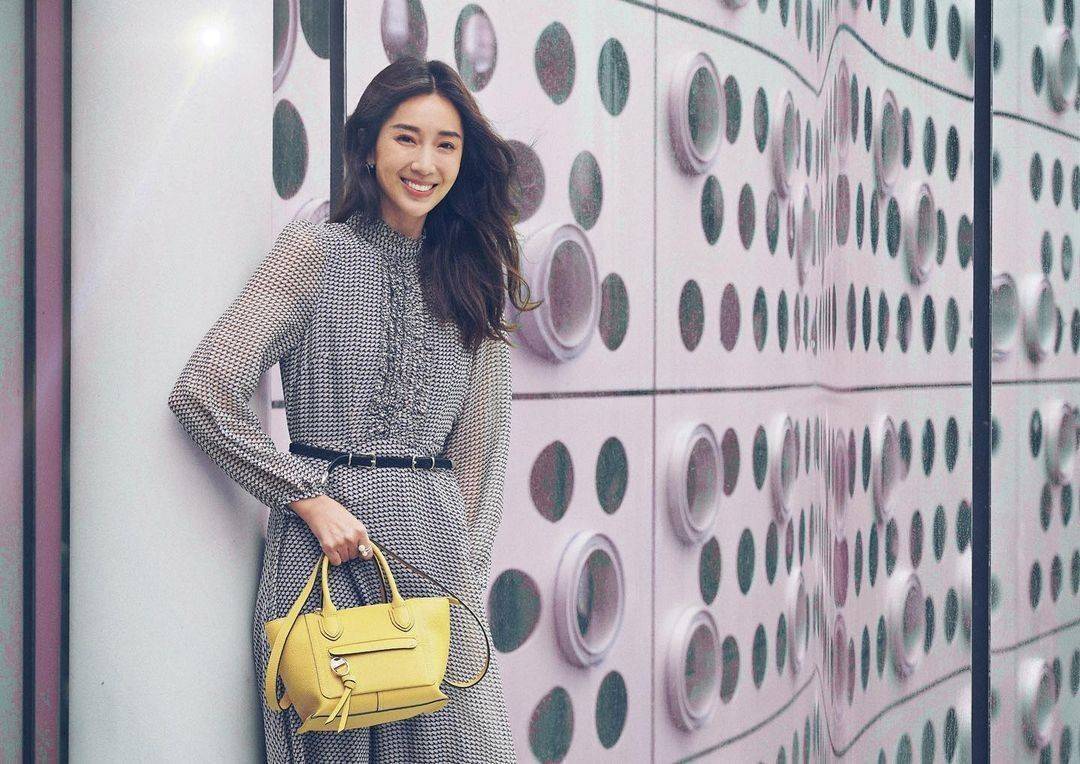 LONGCHAMP MINI MAILBOX TOP HANDLE BAG กระเป๋าถือ/Crossbody รุ่นหายาก!! รุ่นใหม่ล่าสุด ดีไซน์ด้วยเส้นด้ายที่ดูโฉบเฉี่ยว และ รูปทรงสี่เหลี่ยมคางหมู ทรงสวยโดดเด่น