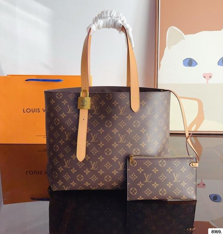 LV Piano Neverfull Tote bag กระเป๋าทรงโท้ทวินเทจ สุดยอดของความคลาสสิค กับคอลเลคชั่นที่ขายดีตลอดกาล ผู้ดี หรูหราได้ทุกลุค ทุกสไตล์ มาใหม่ในขนาดใหญ่มากเว่อร์!