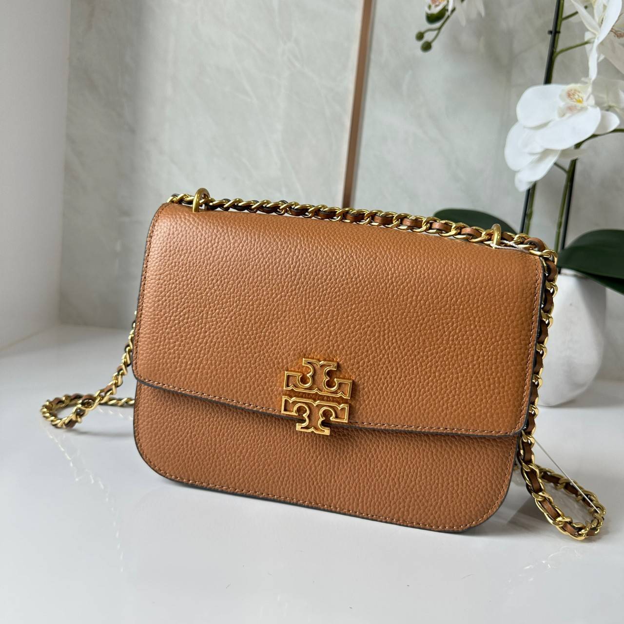 Tory Burch Britten Small Convertible Shoulder Bag คอลเลคชั่นใหม่สุดเรียบหรู