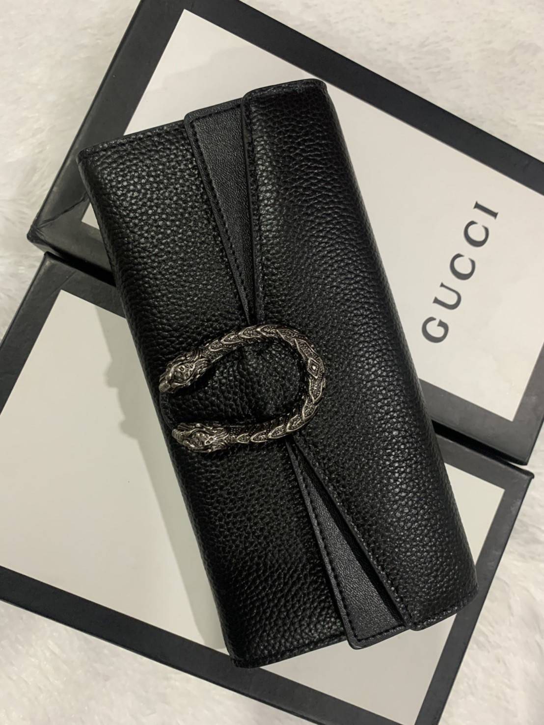 GUCCI Dionysus Long Wallet กระเป๋าสตางค์ใบยาว ดีไซน์อะไหล่สีรมควันทรงโค้งรูปหัวสิงโต วัสดุหนังแกะสังเคราะห์ หนังเงาสวยมาก
