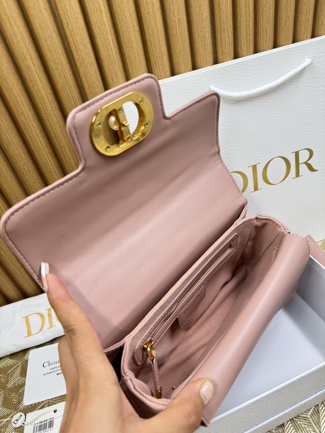 พร้อมส่ง 6 สี Small Dior Jolie Top Handle Bag 22cm กระเป๋าสะพาย เกรดออริ สลับแท้ 1:1 ใช้ต่างประเทศได้