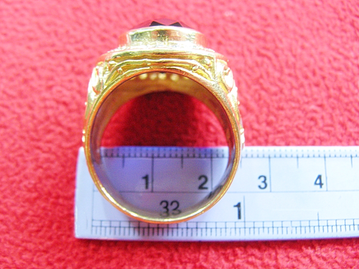 สินค้าหมดค่ะ แหวนพลอยไพลินอมม่วง ทองเหลืองล้อมเพชร(ราศีกุมภ์,กันย์,ตุลย์)ค่ะ