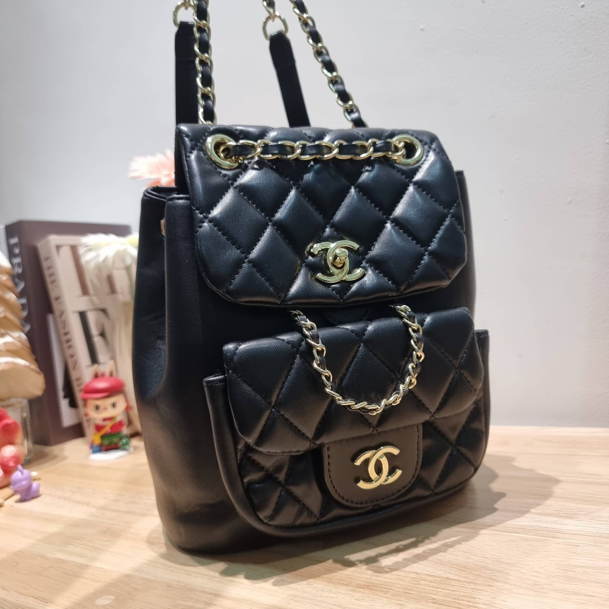 CHANEL duma backpack Black กระเป๋าเป้ ไซส์น่ารัก รูปทรงทันสมัย วัสดุหนังแกะสัมผัสนิ่ม ดีเทลความสวยมากมาย