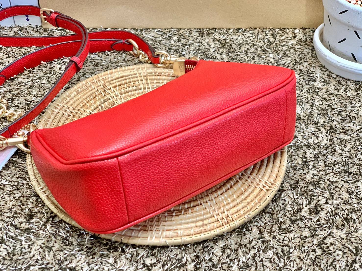 พร้อมส่งครบสี สวยทุกสีเลยค่า😘 ((CA173//CA209//CA548)) COACH TERI SHOULDER BAG 🔹กระเป๋าทรงพอช ในรูปแบบหนังแท้ หนังนิ่มสวยมากค่ะ