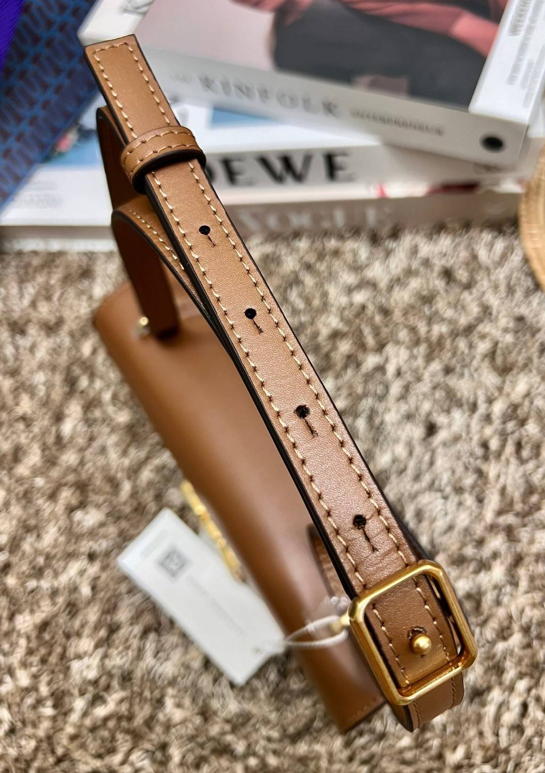 TORY BURCH ELEANOR CONVERTIBLE SHOULDER BAG ((89644)) รุ่นใหม่ สวยตามคนดังเซเลบกันเลยค่า! พร้อมส่ง ห้ามพลาดก่อนหมด ต้องมีติดตัวสักใบค่า กระเป๋าหิ้ว//คล้องไหล่ หรือสะพายข้างได้ หนังแท้เรียบ ผิวลื่น หรูมากๆสำหรับรุ่นนี้ เปิด-ปิดกระเป๋าแบบแม่เหล็กโลโก้แบรนด์