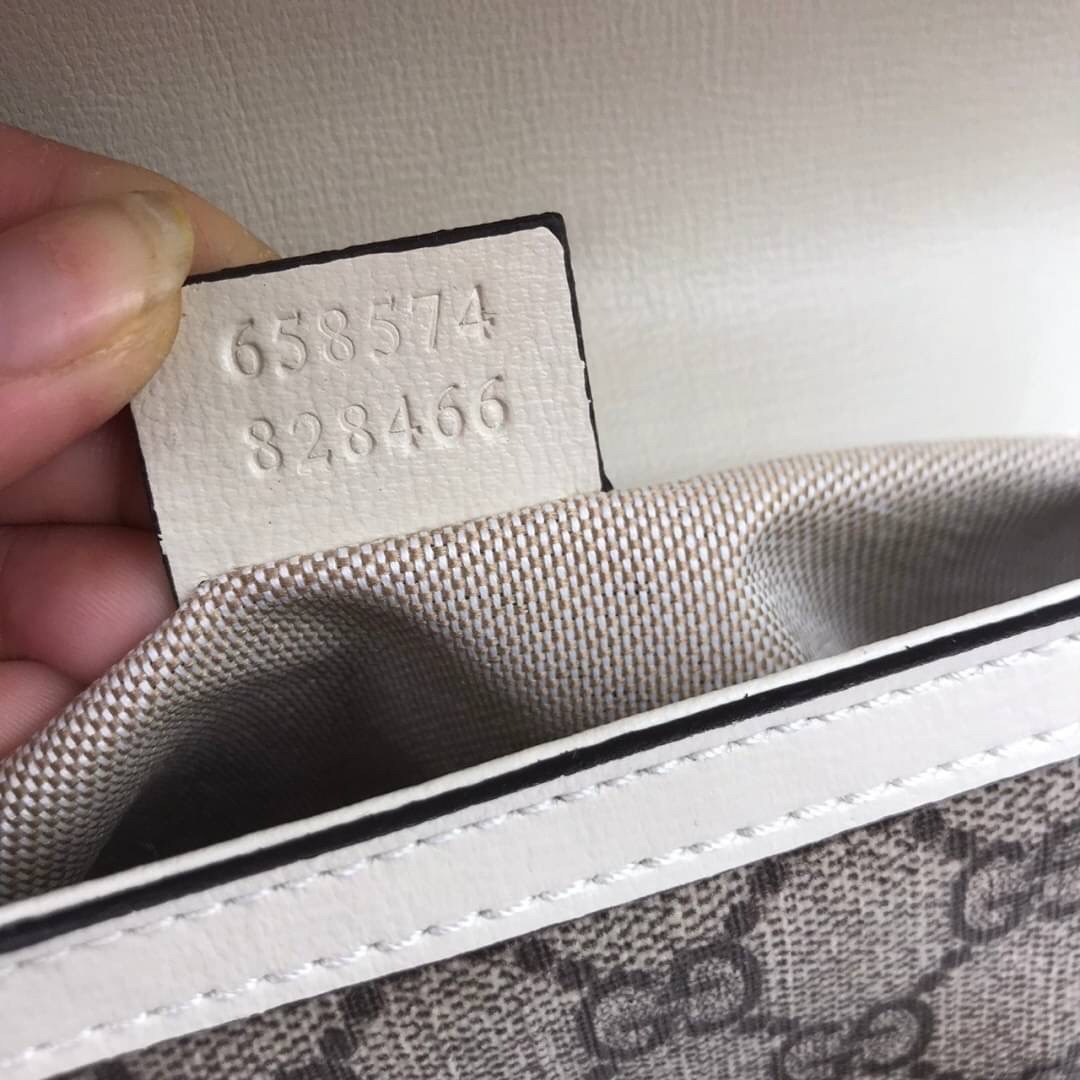 VIP GIFT 】หนังแท้ GUCCI Horsebit 1955 mini bag GG Supreme canvas ที่สุดของรุ่นที่ฮอตหนักมาก คอลเลคชั่นที่ยอดขายดีตั้งแต่วันแรกที่ลง shop ด้วยรูปทรงที่กะทัดรัด ตอบโจทย์ได้ทุกลุค ทุกไลฟ์สไตล์ ใช้งานได้ง่ายคล่องตัว เรียกได้ว่าใครไม่มีได้ยังไง สวยขนาดนี้!!