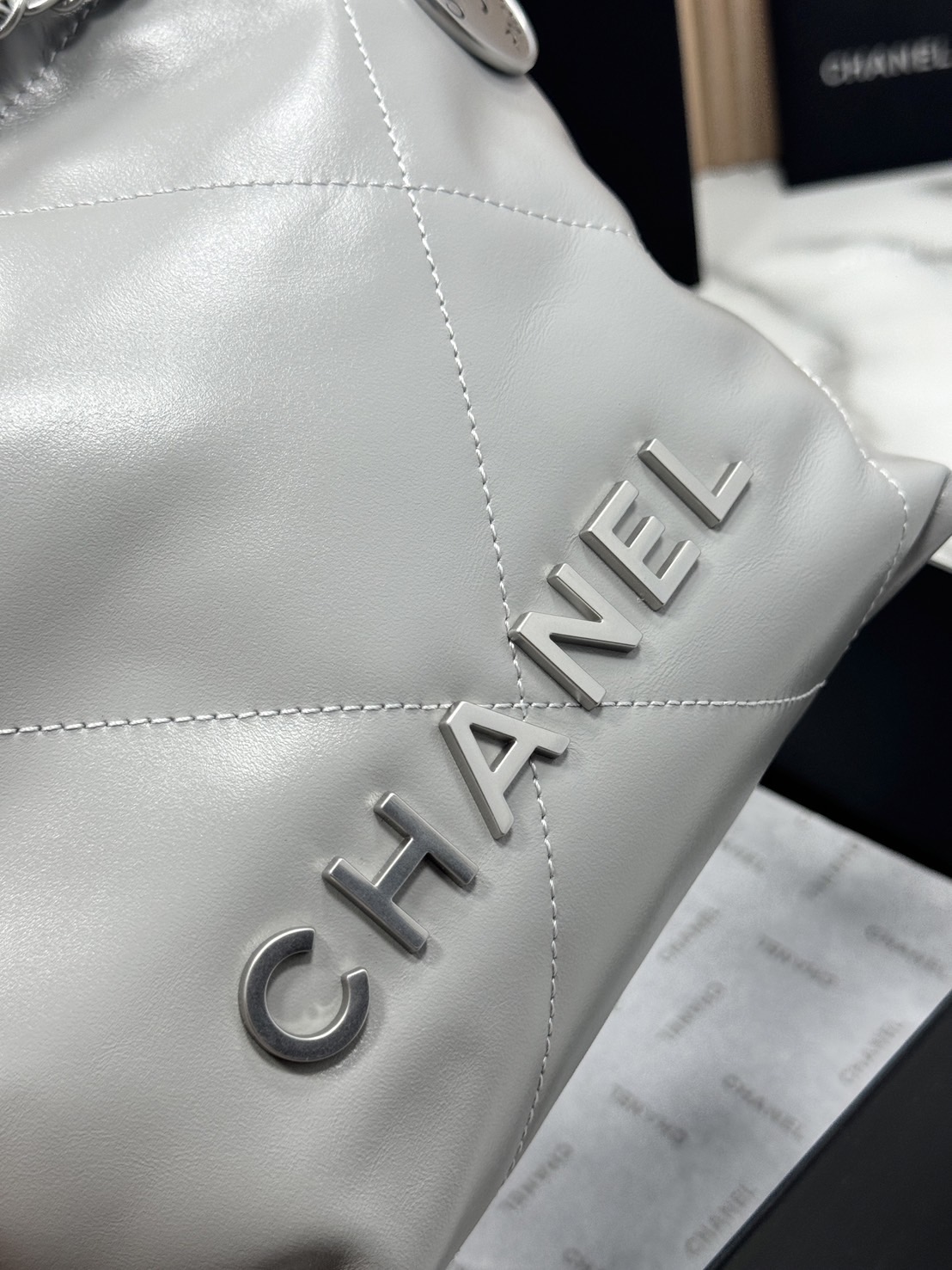 พร้อมส่ง 11 สี ORI หนังแท้ | CHANEL 22 Mini Handbag กระเป๋าสะพายสุดหรู รุ่นยอดนิยม 🤍 เกรดออริจินอล หนังแท้ ภาพถ่ายจากงานขายจริง ใช้งานต่างประเทศได้