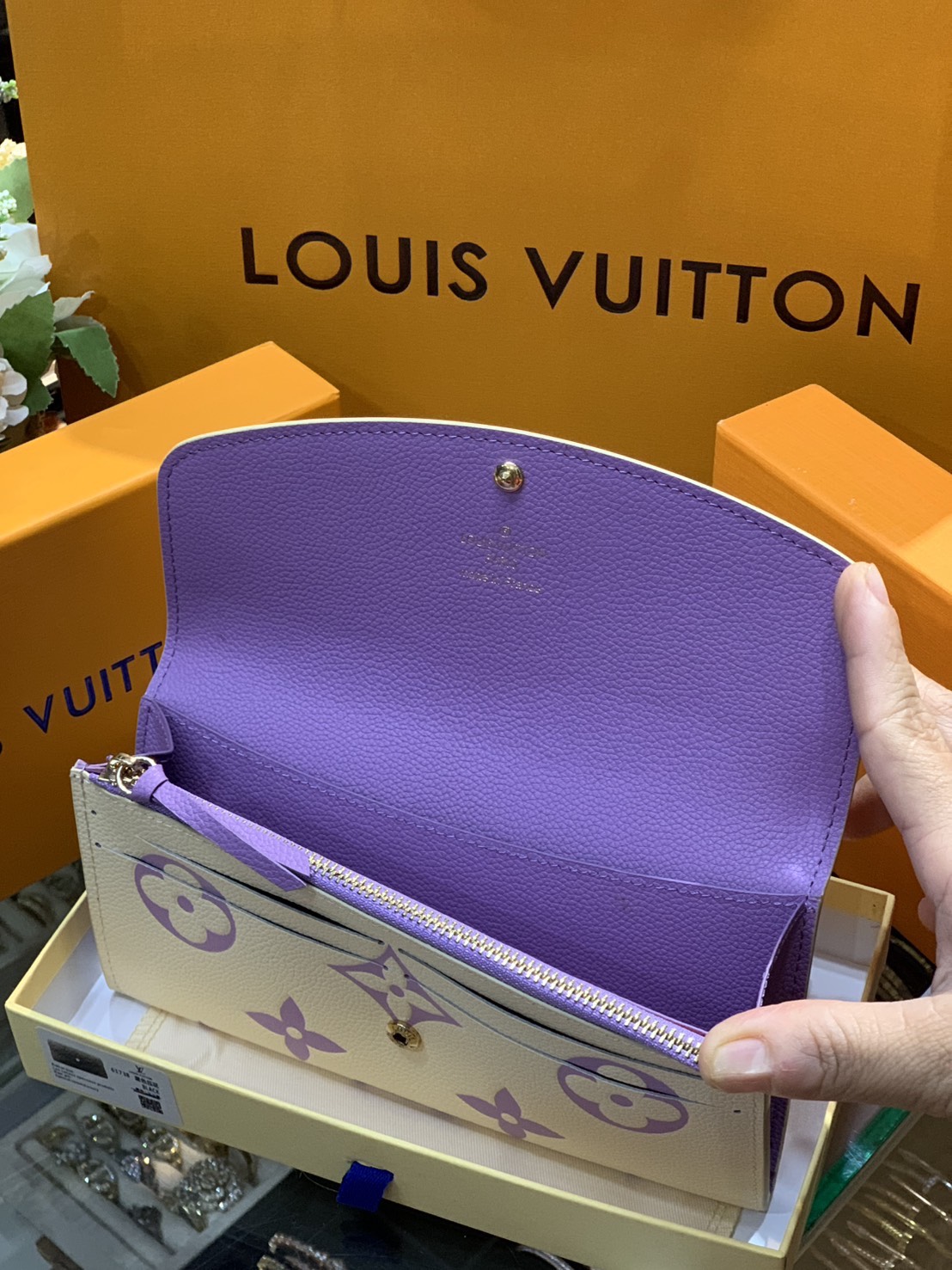 ORI หนังแท้ | LV Long Wallet 20cm กระเป๋าสตางค์ใบยาว โทนสีสดใส มีฟังก์ชันและสไตล์ให้เลือกด้วยช่องใส่บัตรหลายช่อง
