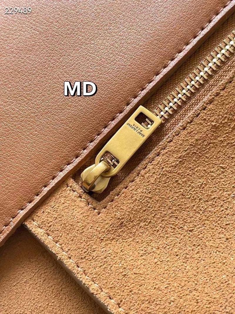 YSL Le 5 À 7 Bea suede tote bag กระเป๋าทรงโท้ทงานหนังกลับ สวยเด่นเป็นเอกลักษณ์มาก ดีไซน์เรียบแต่มากมีอยู่จริง สวยดูแพง ที่ไม่มีตอนนี้คือพลาด