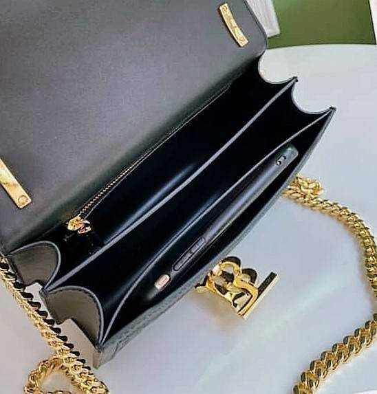 พรีเมี่ยมกิ๊ฟแท้ 100% 】BURBERRY FRAGRANCES LEATHER CROSSBODY BAG VIP GIFT WITH PURCHASE (GWP) กระเป๋าสะพายพรีเมี่ยมกิ๊ฟรุ่นใหม่ล่าสุด Limited จาก BURBERRY Perfume DutyFree หนังขึ้นลายแบรนด์โมโนเเกรมคอลเลคชั่นใหม่ทรงเหลี่ยมสวยหรูสุดๆ