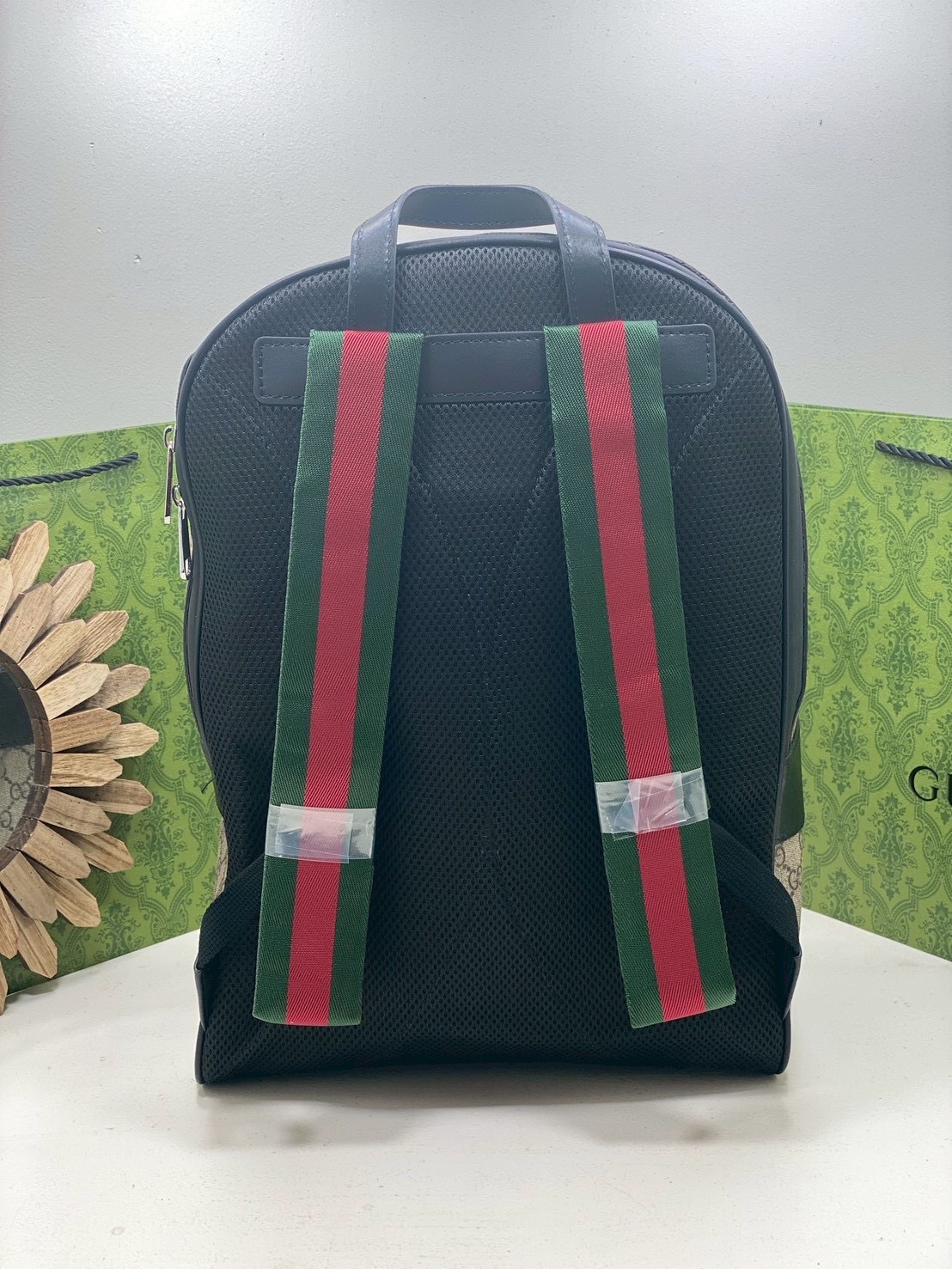 ORI หนังแท้ | Gucci GG Brown medium backpack กระเป๋าสะพายหลัง กระเป๋าเป้ ดีไซน์เรียบง่าย รูปทรงใช้งานง่าน ภายในโล่งกว้าง จุของได้เยอะ