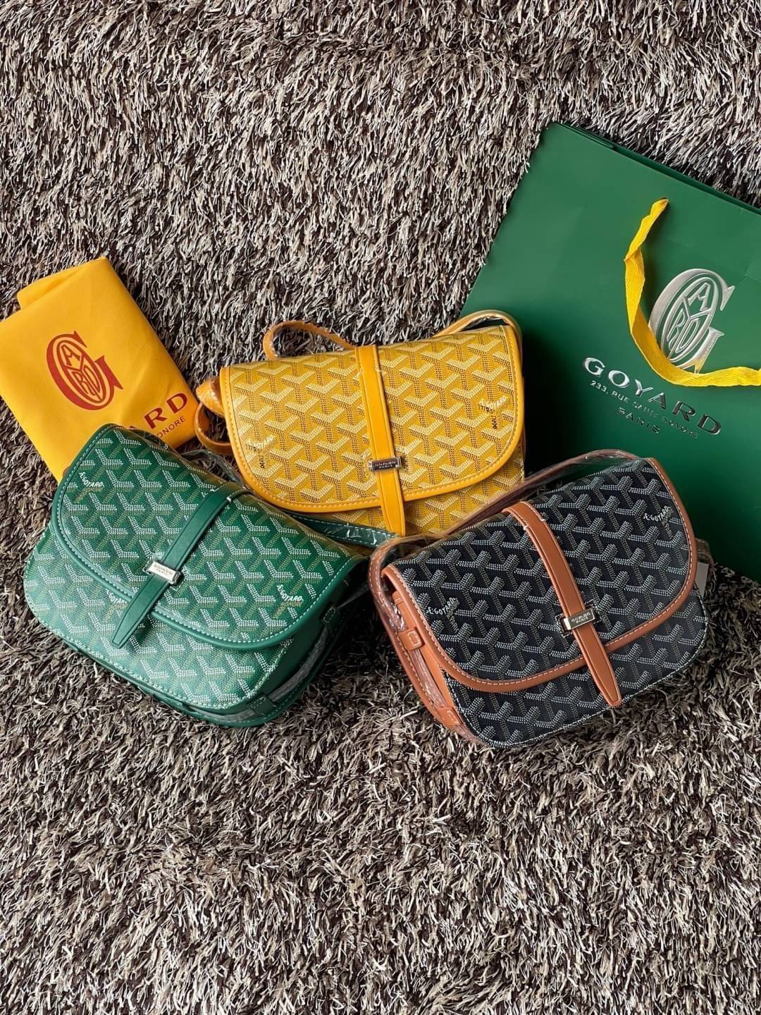 Goyard belvedere pm แบรนด์ดังจากฝรั่งเศส เรัยบหรูแต่ดูสง่า สะดุดตาด้วยลายเฉพาะตัว วัสดุที่นำมาตัดเย็บกระเป๋าเป็นวัสดุผ้าใบ