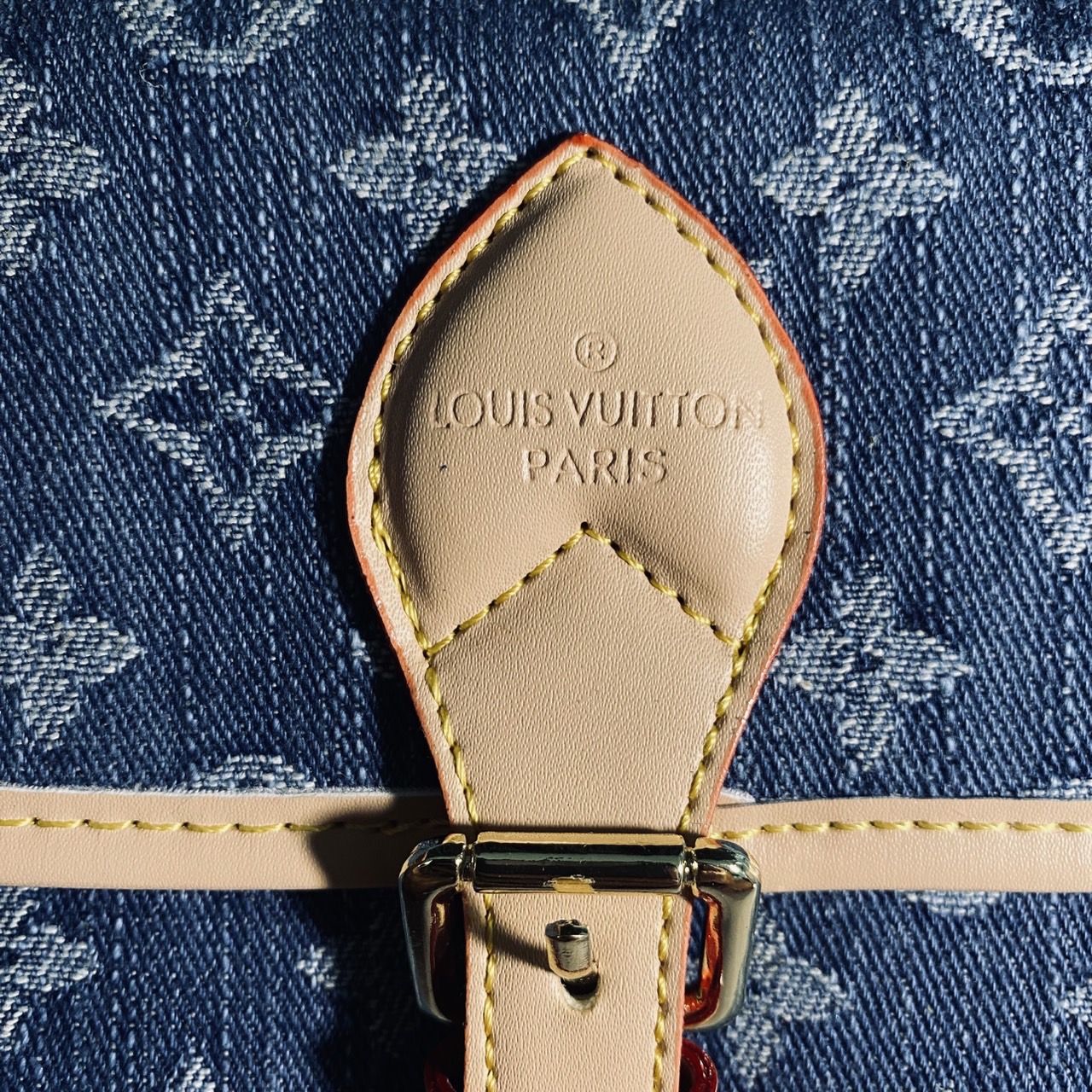 LV diane monogram denim bag กระเป๋ามัลติฟังก์ชั่นเดนิม ดีไซน์ใหม่สียีนส์สวยมีเสน่ห์ มาพร้อมสาย 2 แบบ สายหนังคล้องไหล่ได้ และสายสปอร์ตครอสบอดี้ได้