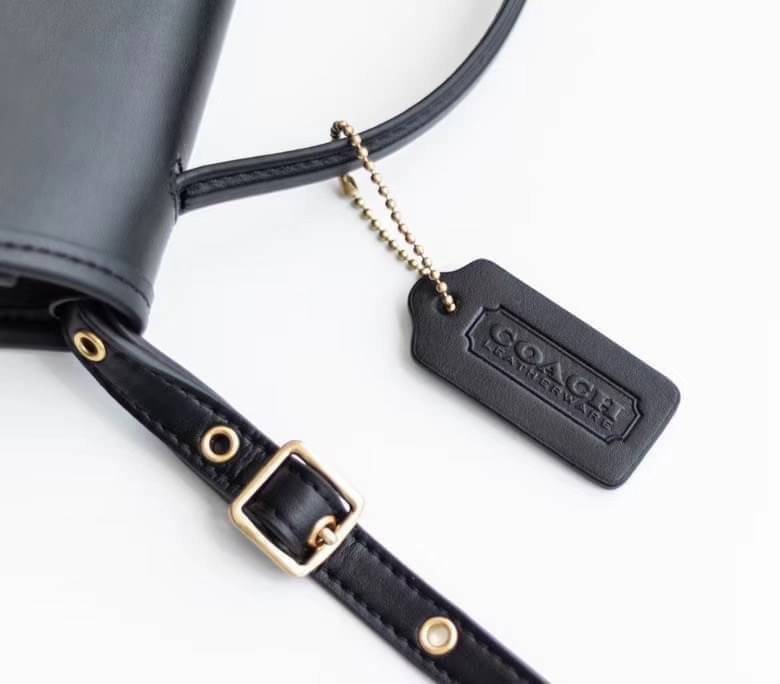 OUTTLET 】Auth Coach 1941 Turnlock Clutch Crossbody Bag พร้อมส่งที่ไทย