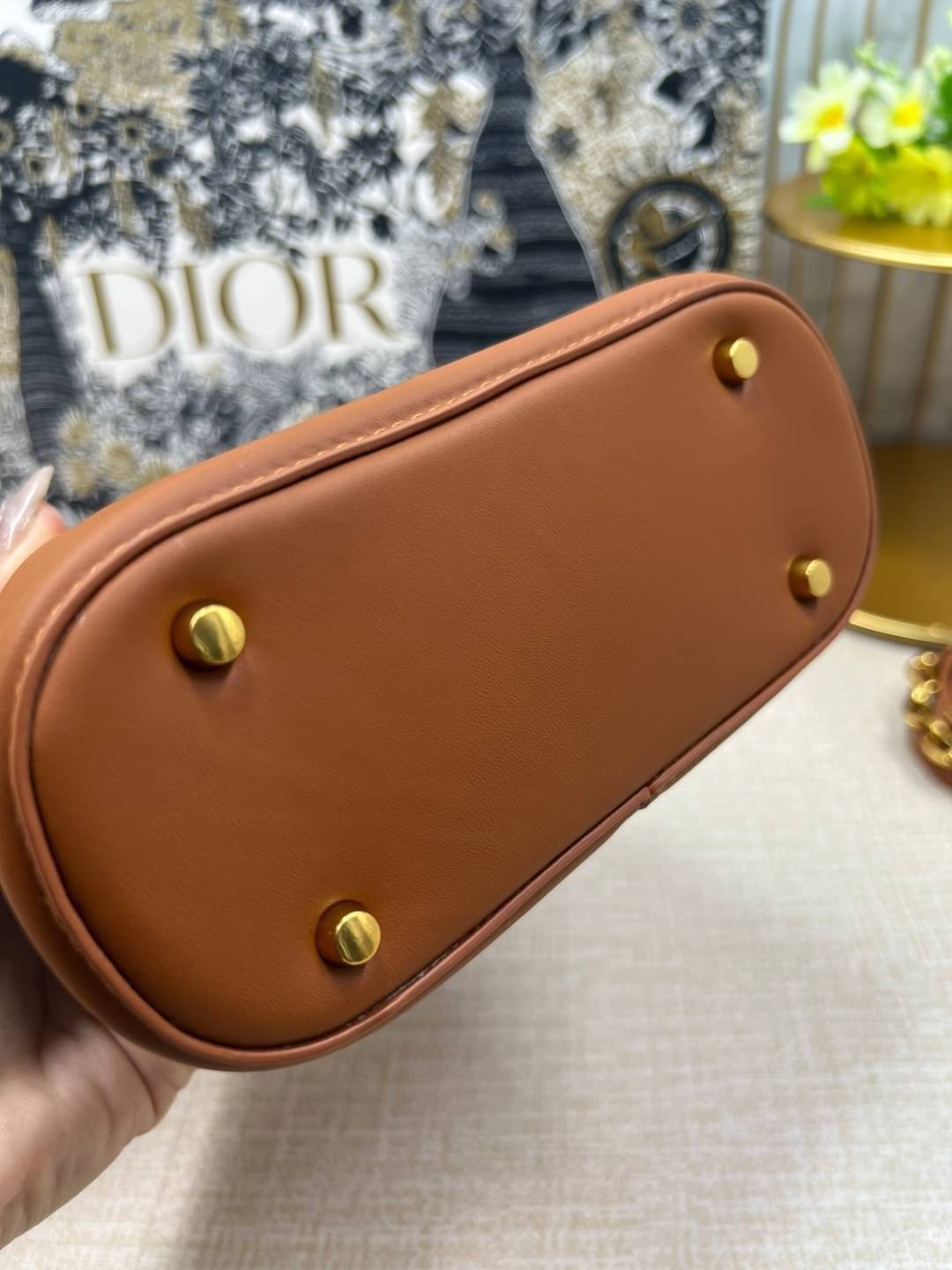 DIOR SMALL C'EST 17 cm / Dior bucket bag รุ่นใหม่สวยหรู ดูแพงมากค่ะ กระเป๋าสะพายบัคเก็ต รูปทรงคลาสสิค ใช้งานง่ายภายในโล่งกว้างมาก สวยมาก ควรมีค่า