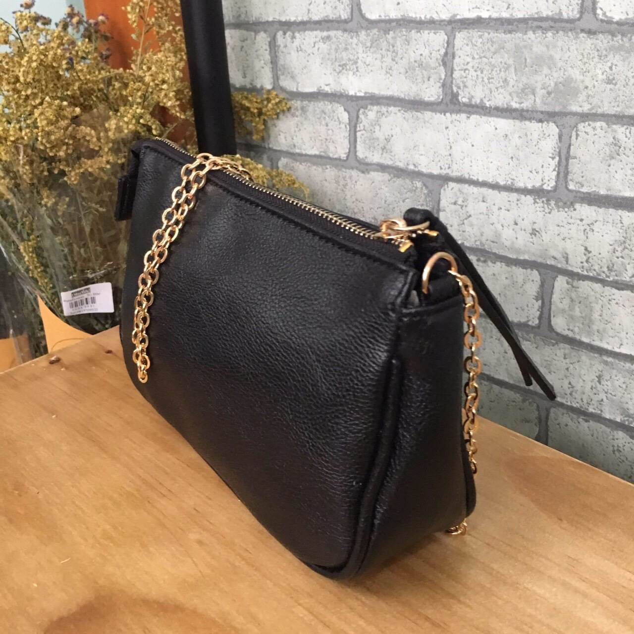 สินค้ามาใหม่ค่า😊 ทรงสุดฮิตจากแบรนด์ h&m กระเป๋า ทรงshoulder & clutch bag ตัวกระเป๋าลายหนังดี๊ดีค่า นิ่มมาก สามารถเก็บสายถือเป็นคลัชได้เลยน้า หรือสะพายพาดลำตัวก้อน่ารักค่าใบนี้ เรียบๆ เข้ากับชุดง่าย #จุดเด่นที่ น้ำหนักเบา สามารถ สะพายไหล่ข้างลำตัว